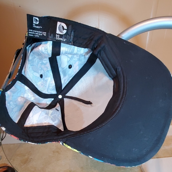 DC Comics Super Women Ajustable Hat - Picture 5 of 5